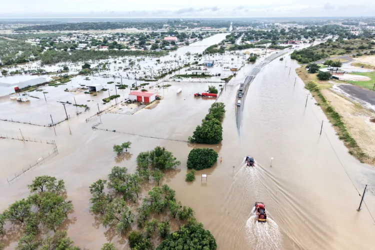 Major floods prompt rescues